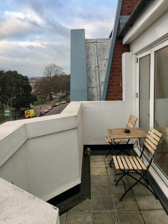 Richmond Place Balcony Apartment *
